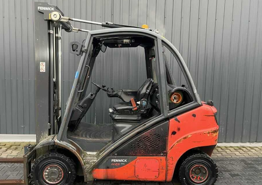 LPG forklift Linde H25T-02: picture 7