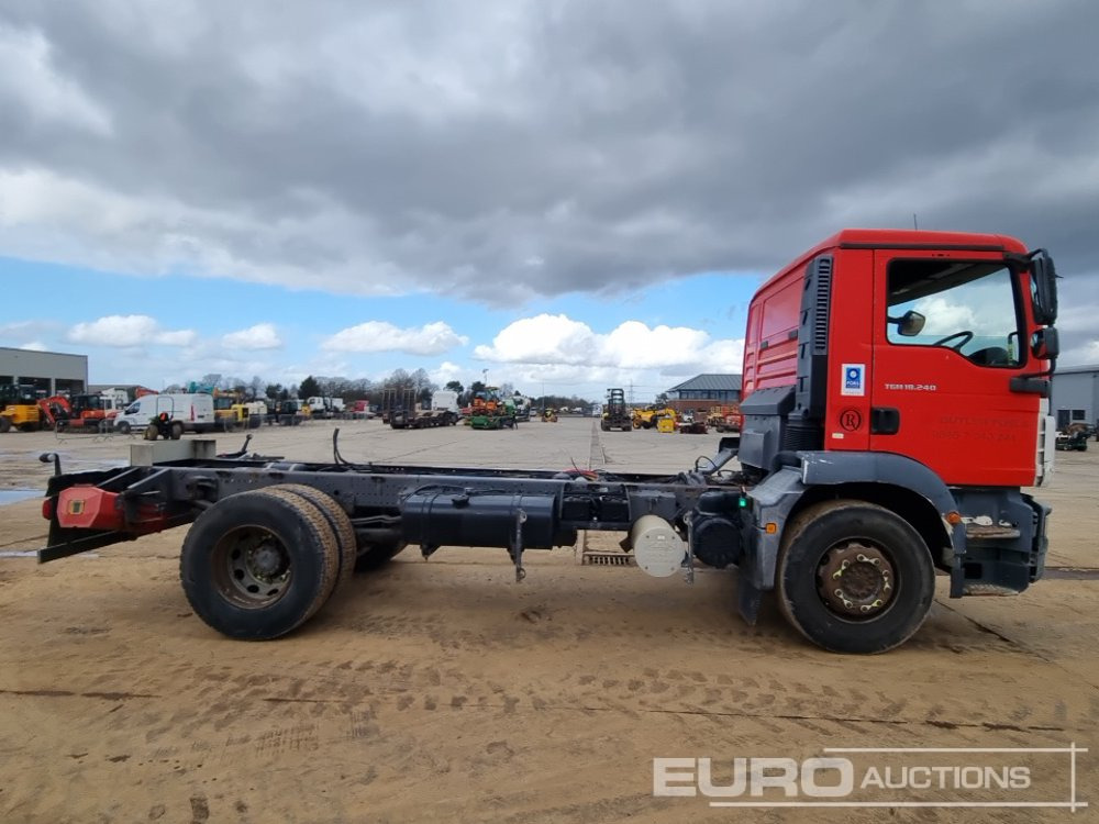 Cab chassis truck 2009 MAN TGM18.240: picture 6