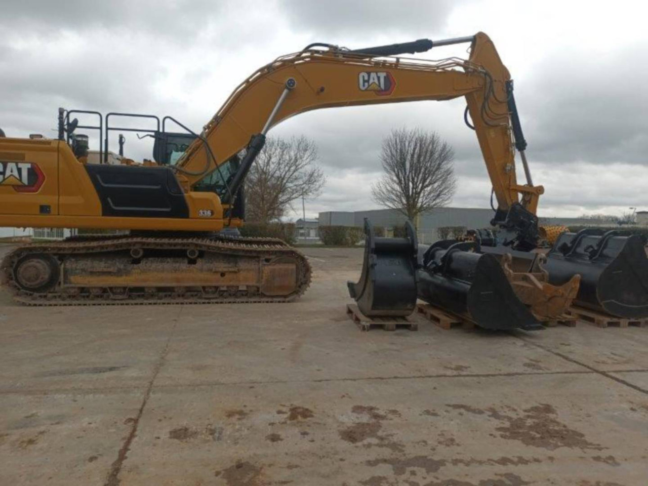 Crawler excavator CAT 336: picture 12